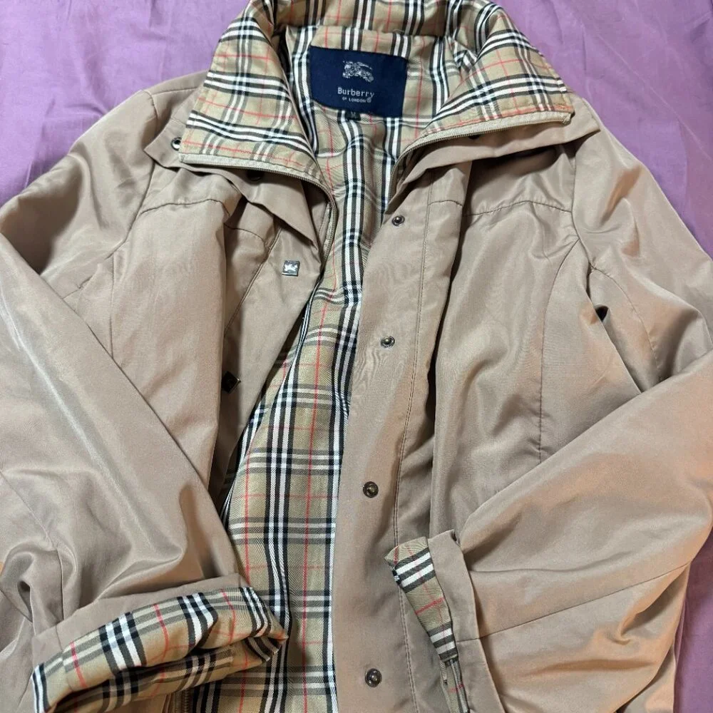 Vintage Burberry trench coat jacket w/Nova Check lining size Medium - READ - Picture 8 of 13